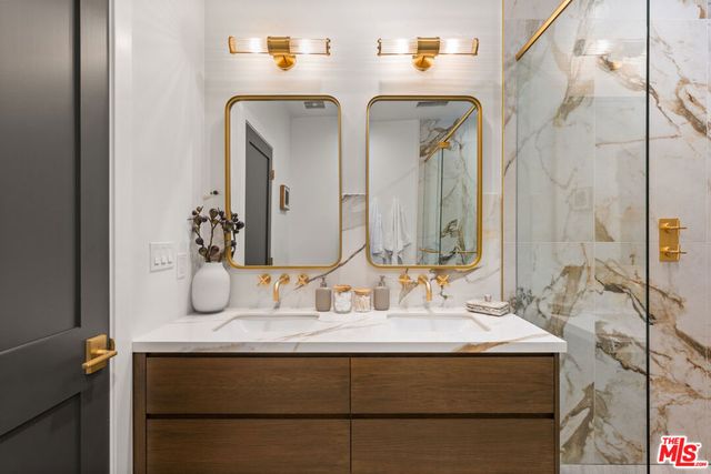 7719 Lexington Avenue, West Hollywood, CA 90046