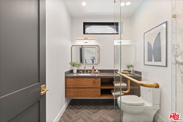 7719 Lexington Avenue, West Hollywood, CA 90046