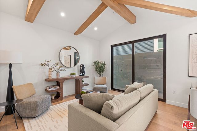 7719 Lexington Avenue, West Hollywood, CA 90046