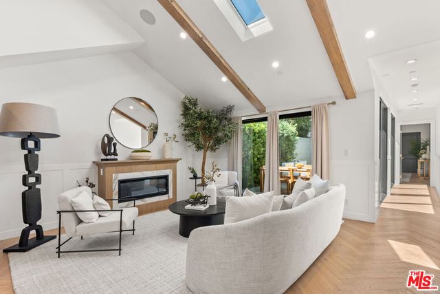 7719 Lexington Avenue, West Hollywood, CA 90046