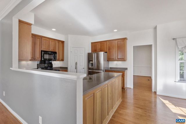 2053 RIDGETOP DR, Charlottesville, VA 22903