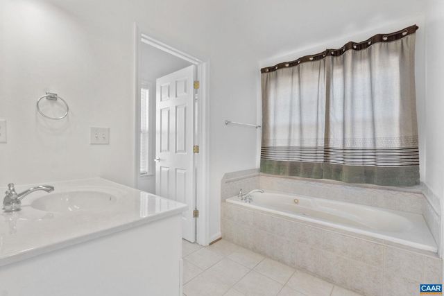 2053 RIDGETOP DR, Charlottesville, VA 22903