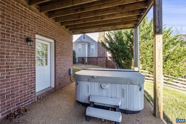 2053 RIDGETOP DR, Charlottesville, VA 22903