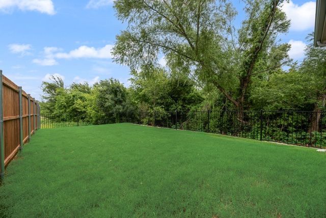 1080 Birdie Street, Gunter, TX 75058