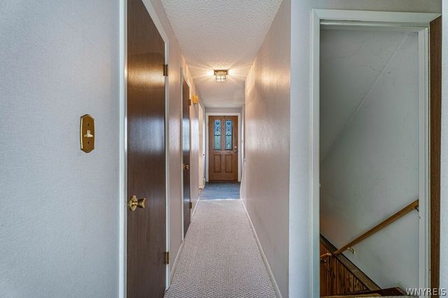228 Stepping Stone Lane, Orchard Park, NY 14127