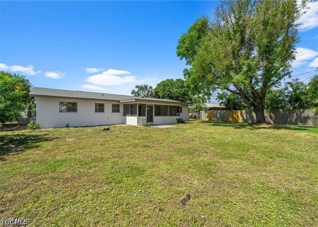 223 SE 45th ST, Cape Coral, FL 33904