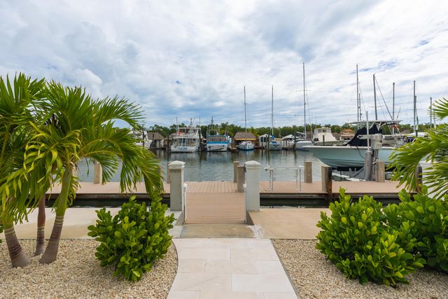 2125 Avenue H, Marathon, FL 33050