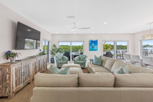 2125 Avenue H, Marathon, FL 33050