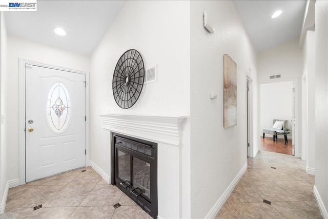 2170 Ralmar Ave, East Palo Alto, CA 94303