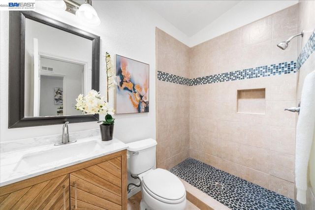 2170 Ralmar Ave, East Palo Alto, CA 94303