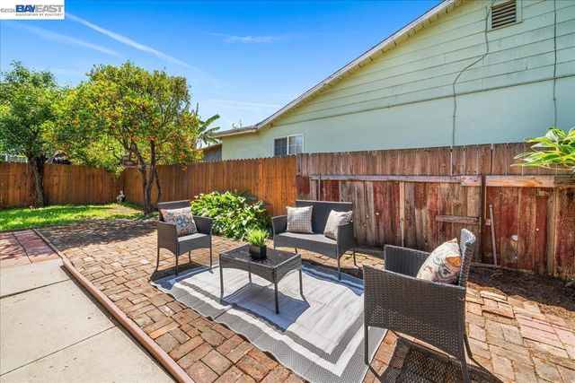 2170 Ralmar Ave, East Palo Alto, CA 94303