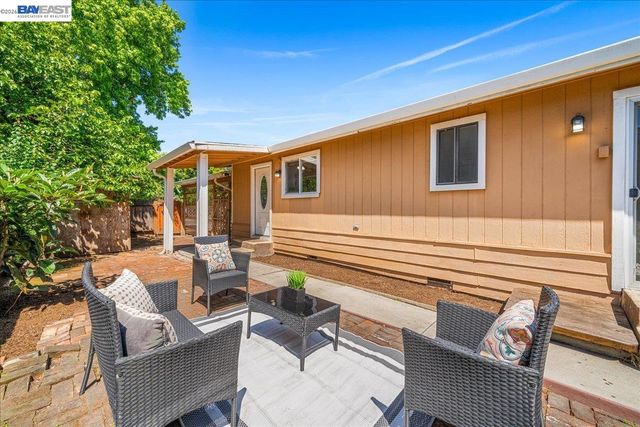 2170 Ralmar Ave, East Palo Alto, CA 94303