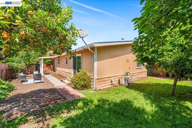 2170 Ralmar Ave, East Palo Alto, CA 94303