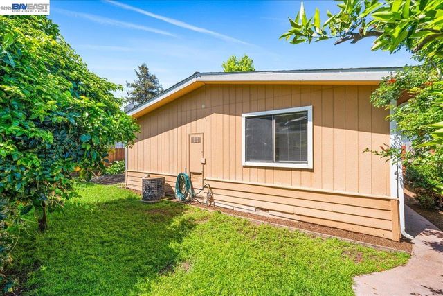2170 Ralmar Ave, East Palo Alto, CA 94303