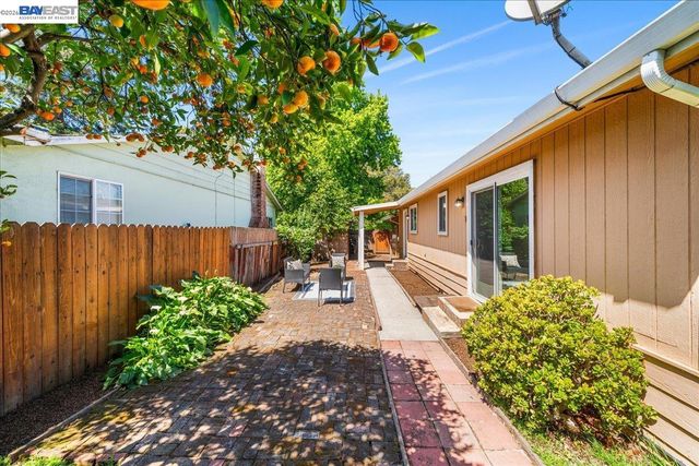 2170 Ralmar Ave, East Palo Alto, CA 94303