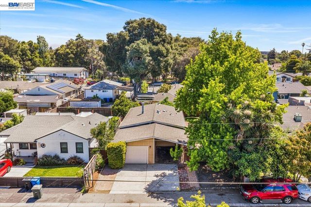 2170 Ralmar Ave, East Palo Alto, CA 94303