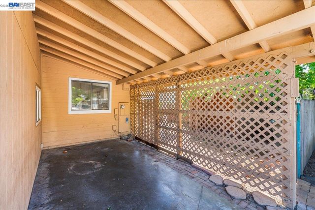 2170 Ralmar Ave, East Palo Alto, CA 94303