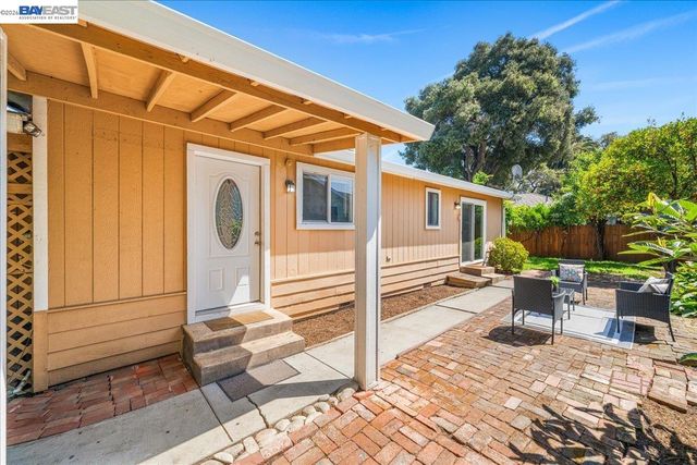 2170 Ralmar Ave, East Palo Alto, CA 94303