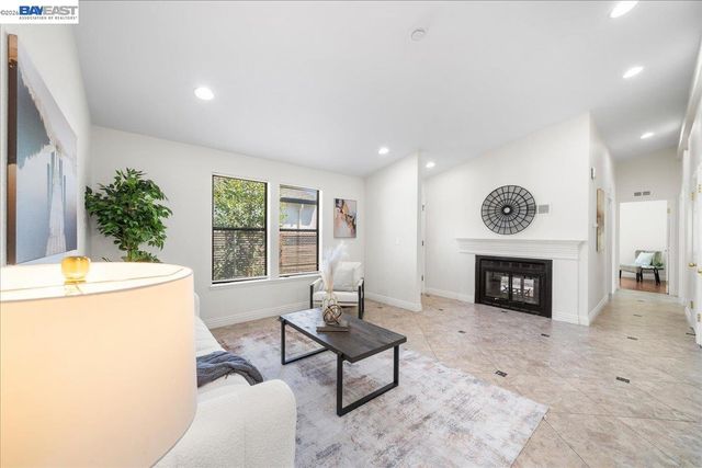 2170 Ralmar Ave, East Palo Alto, CA 94303