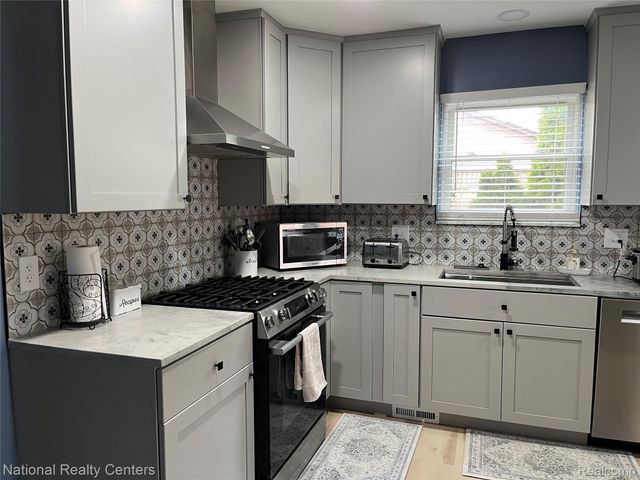 15719 Golden Drive, Macomb Township, MI 48044