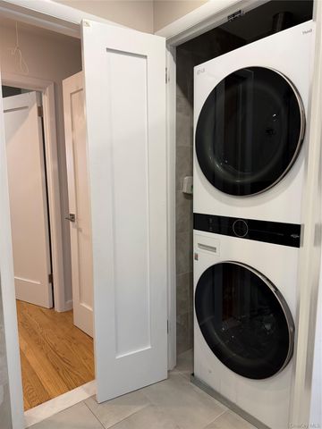 15447 20th Road 2nd FL, Whitestone, NY 11357