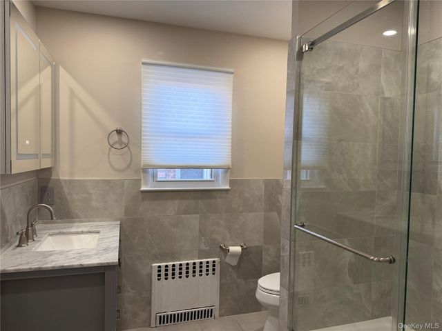 15447 20th Road 2nd FL, Whitestone, NY 11357