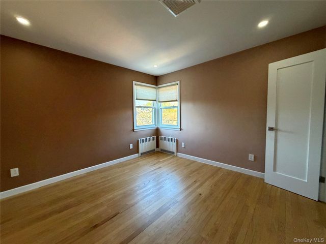 15447 20th Road 2nd FL, Whitestone, NY 11357