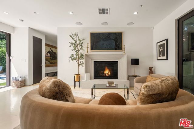 1884 Laurel Canyon Road, Los Angeles, CA 90046