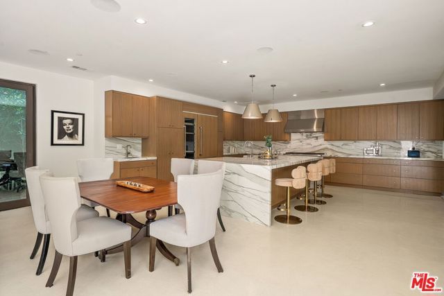 1884 Laurel Canyon Road, Los Angeles, CA 90046