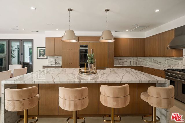 1884 Laurel Canyon Road, Los Angeles, CA 90046