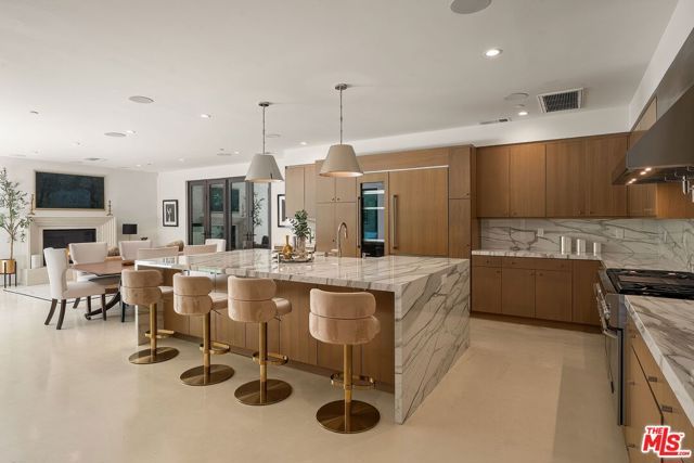 1884 Laurel Canyon Road, Los Angeles, CA 90046