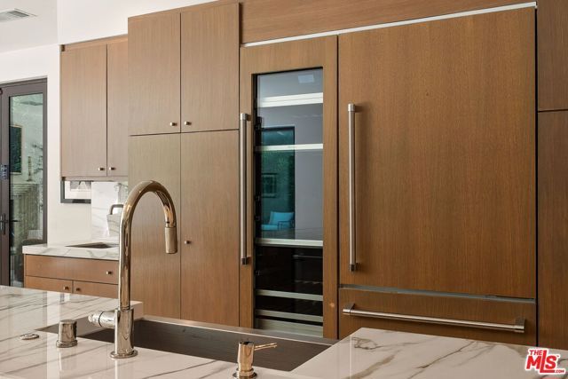 1884 Laurel Canyon Road, Los Angeles, CA 90046