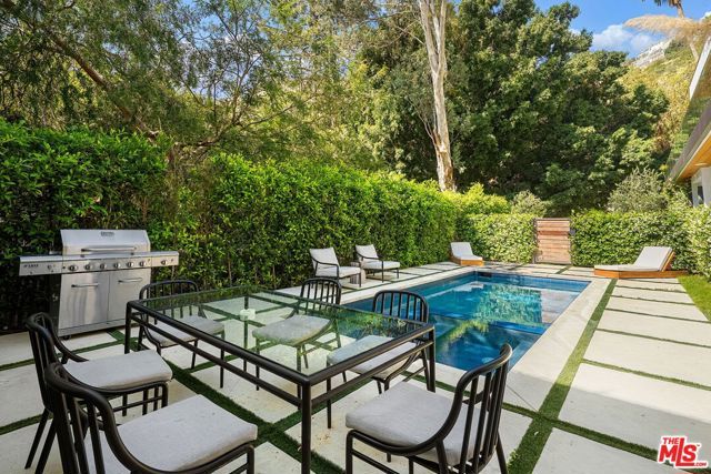 1884 Laurel Canyon Road, Los Angeles, CA 90046