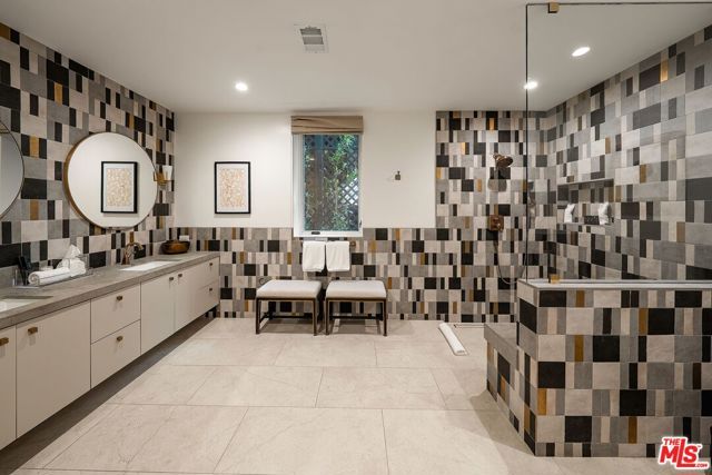 1884 Laurel Canyon Road, Los Angeles, CA 90046