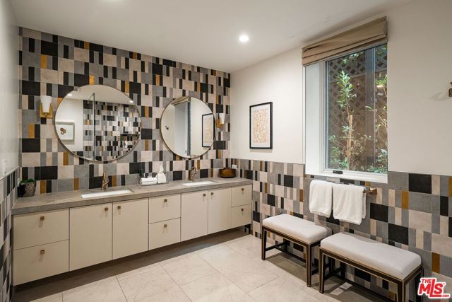 1884 Laurel Canyon Road, Los Angeles, CA 90046