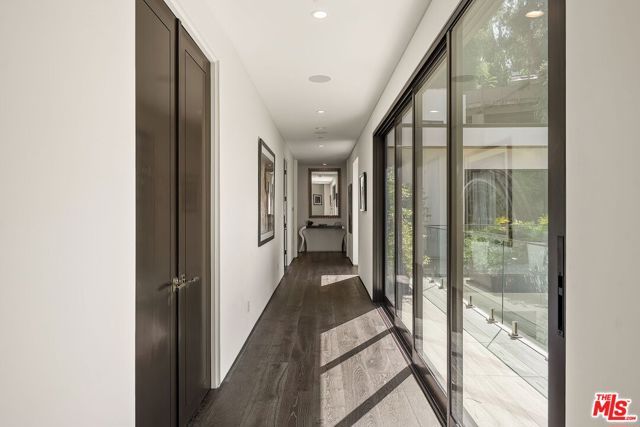 1884 Laurel Canyon Road, Los Angeles, CA 90046