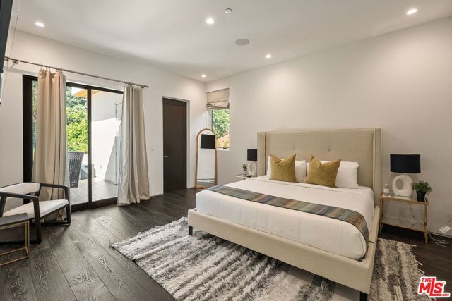 1884 Laurel Canyon Road, Los Angeles, CA 90046