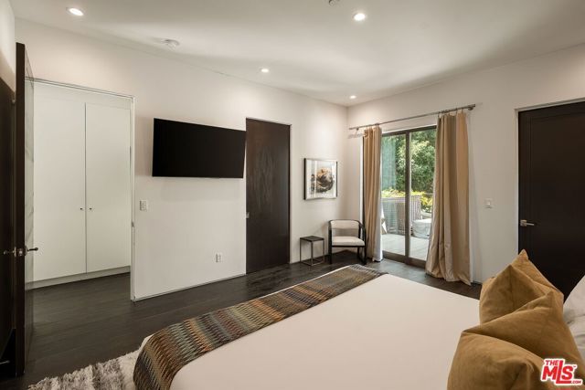 1884 Laurel Canyon Road, Los Angeles, CA 90046