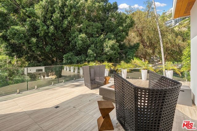 1884 Laurel Canyon Road, Los Angeles, CA 90046