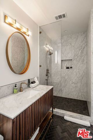 1884 Laurel Canyon Road, Los Angeles, CA 90046