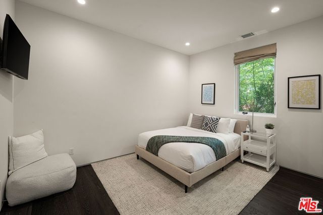 1884 Laurel Canyon Road, Los Angeles, CA 90046