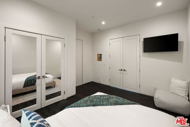 1884 Laurel Canyon Road, Los Angeles, CA 90046