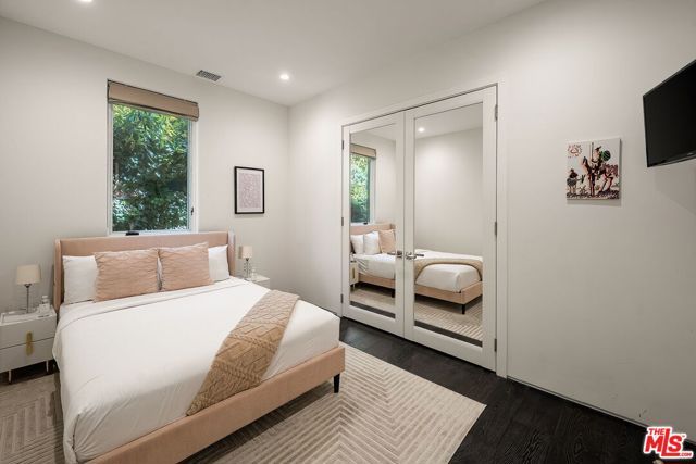 1884 Laurel Canyon Road, Los Angeles, CA 90046