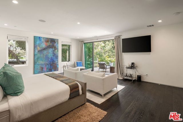 1884 Laurel Canyon Road, Los Angeles, CA 90046