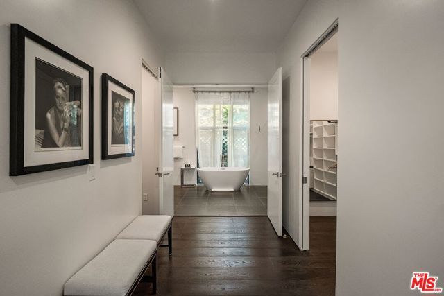 1884 Laurel Canyon Road, Los Angeles, CA 90046