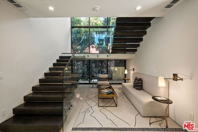 1884 Laurel Canyon Road, Los Angeles, CA 90046