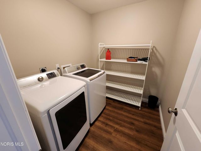 15207 Sunset Maple Drive, Perrysburg, OH 43551