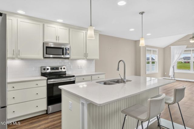 15207 Sunset Maple Drive, Perrysburg, OH 43551