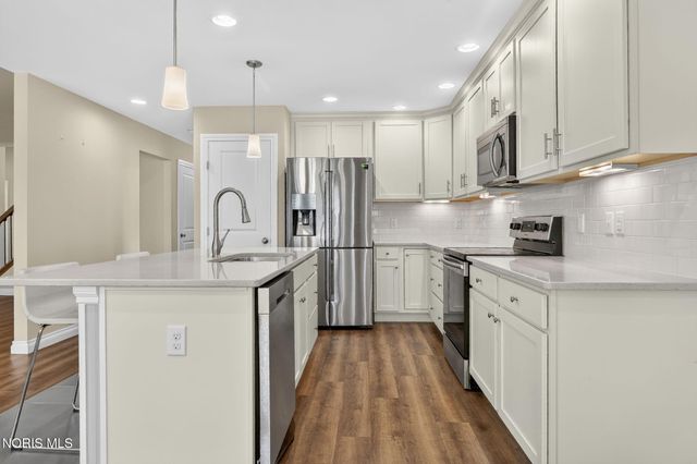 15207 Sunset Maple Drive, Perrysburg, OH 43551