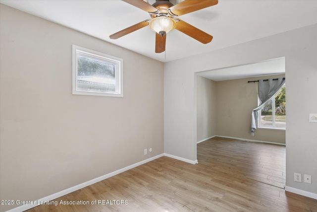 2400 Leon Avenue, Lansing, MI 48906